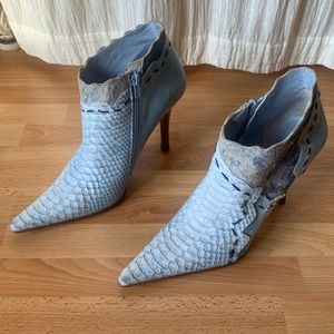 El Dantes Ankle boots.